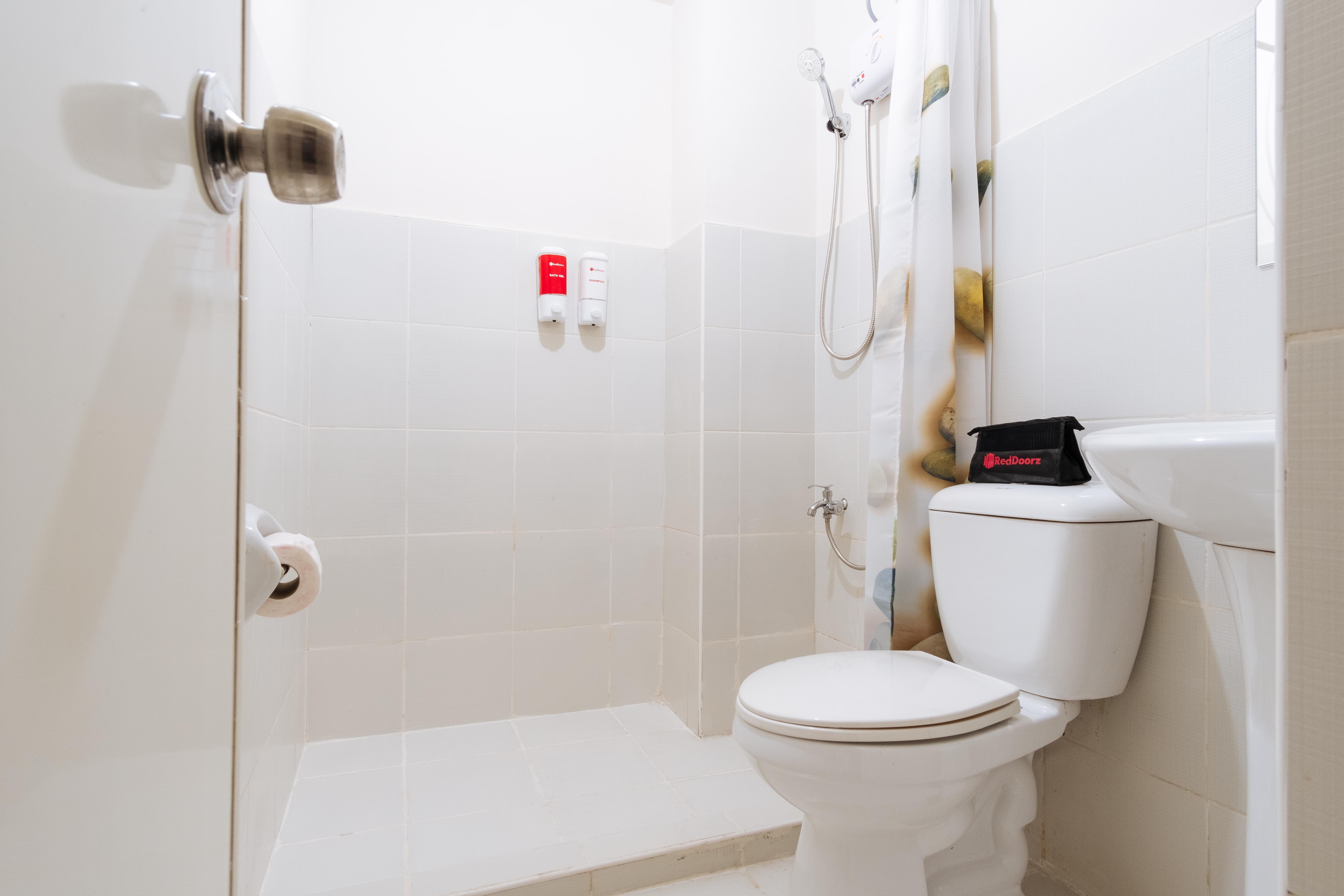 Reddoorz At Kassel Residences Paranaque Paranaque City Exterior photo