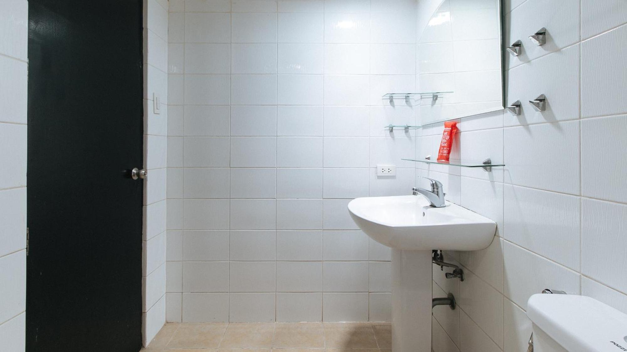 Reddoorz At Kassel Residences Paranaque Paranaque City Exterior photo
